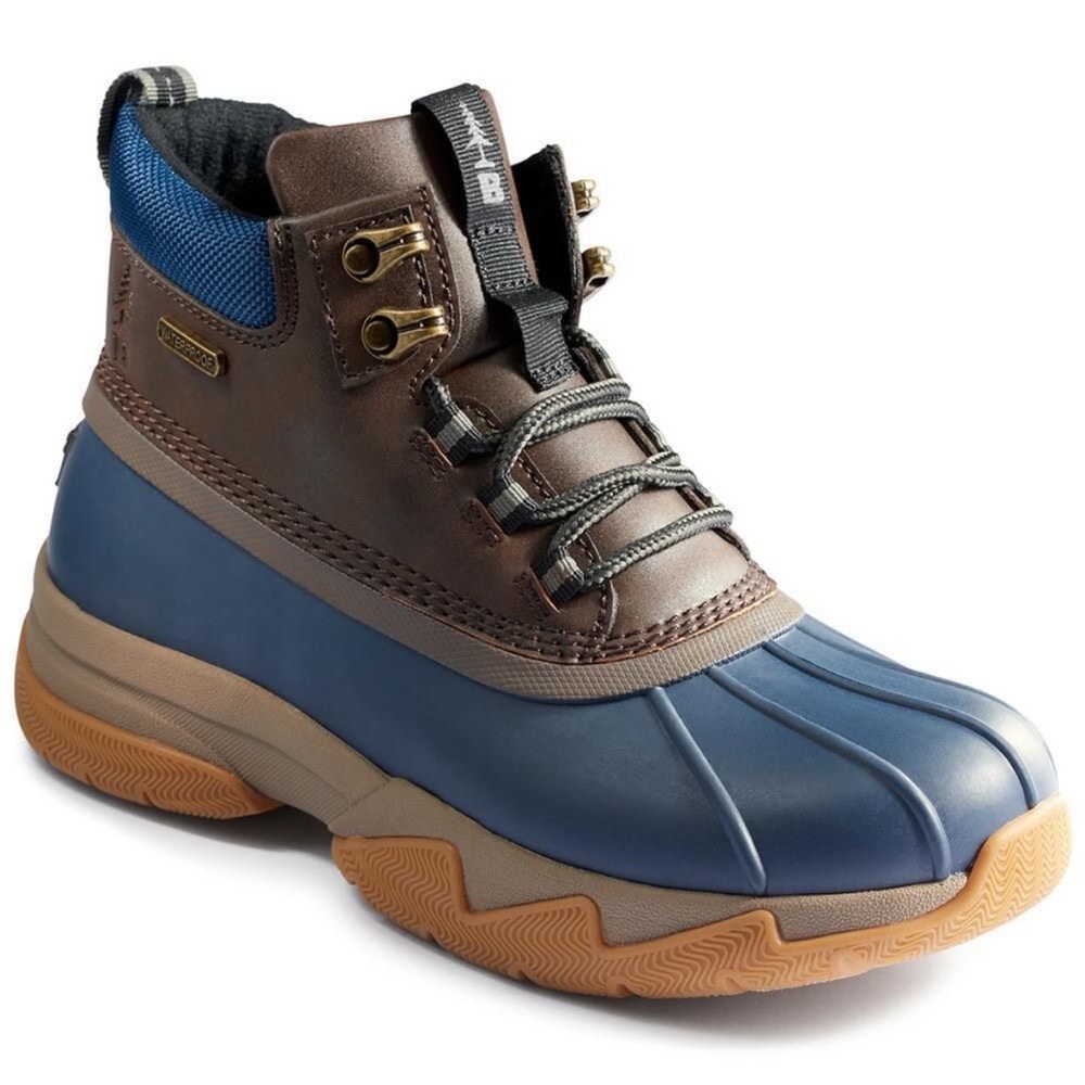 Bass Outdoor women’s Field Duck Mid Boots Brown with Blue.